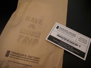 トラベラーズノートファクトリー東京の紙袋